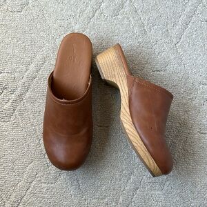 Universal Thread Clogs